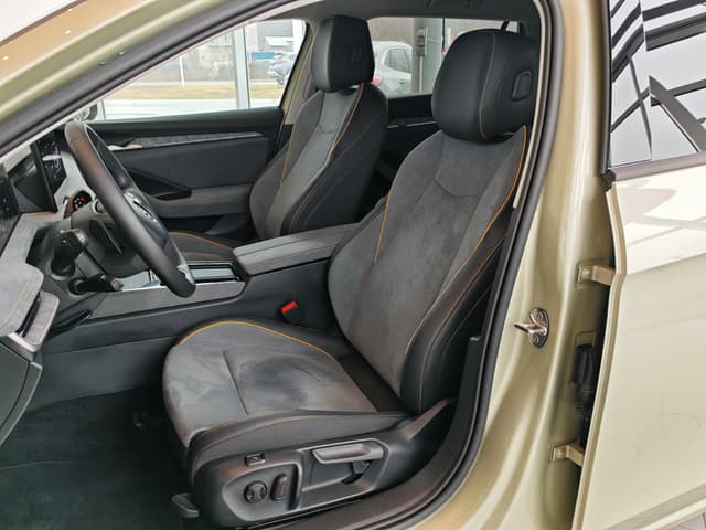Škoda New Superb Combi Selection 7/18