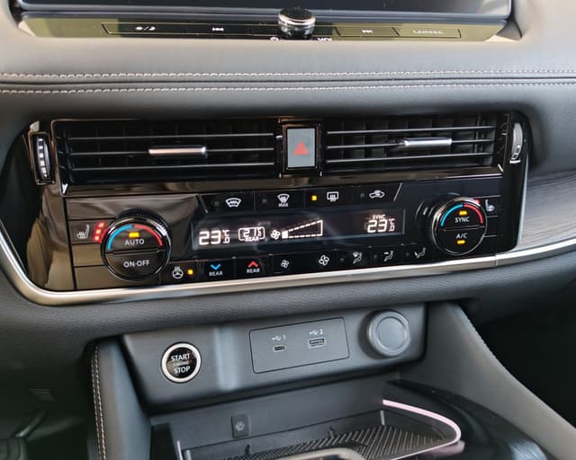 Nissan X-Trail Tekna Mild Hybrid 2WD 12/21