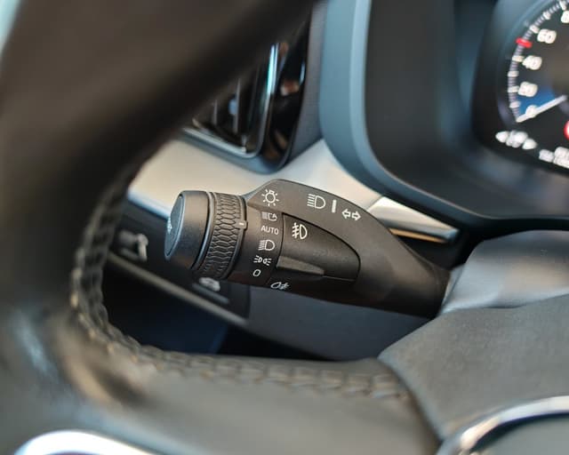 Volvo XC60 T4 Momentum Pro A/T 25/29