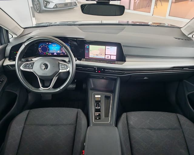 Volkswagen Golf Life 2.0 TDI 110KW DSG 9/25