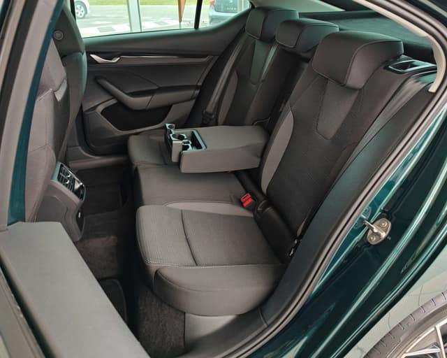 Škoda Octavia Selection 2.0 TDI DSG 110kW // Záruka 5 rokov/ 100 000 km // 9/24