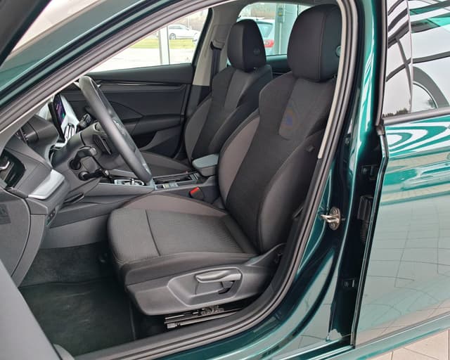 Škoda Octavia Selection 2.0 TDI DSG 110kW // Záruka 5 rokov/ 100 000 km // 8/24