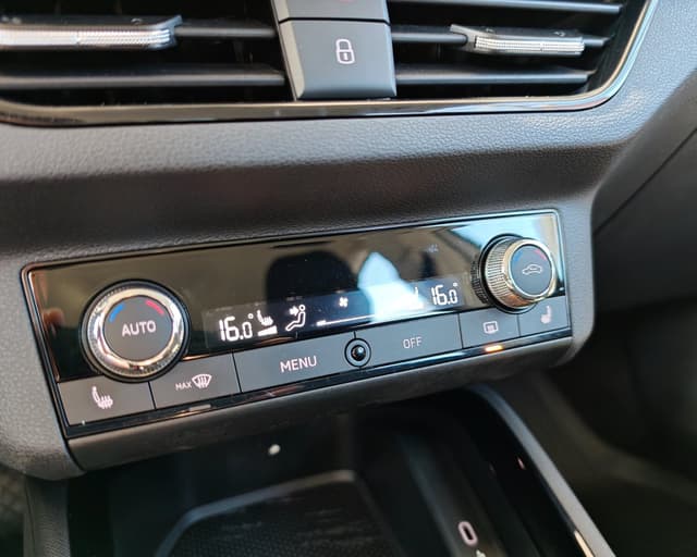 Škoda Scala 1.5 TSI Joy DSG 17/25