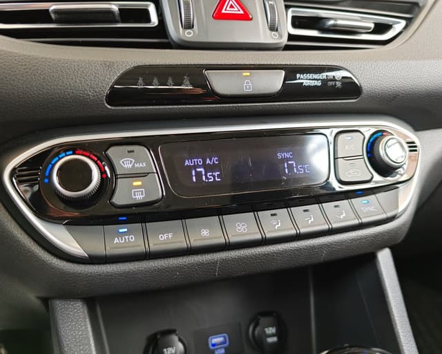 Hyundai i30 CW 1.5 T-GDi mHEV Family DCT 16/24