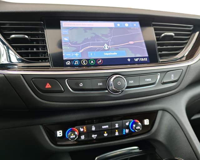Opel Insignia ST 2.0 CDTi S S Ultimate 4×4 A/T 18/31