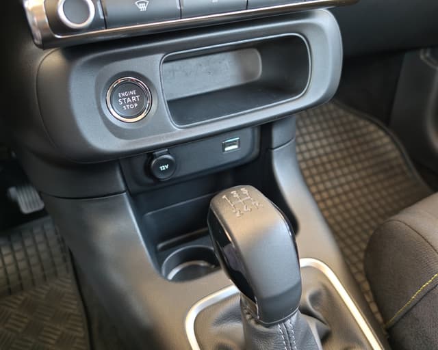 Citroën C3 PureTech 82 S S Shine Pack 16/22
