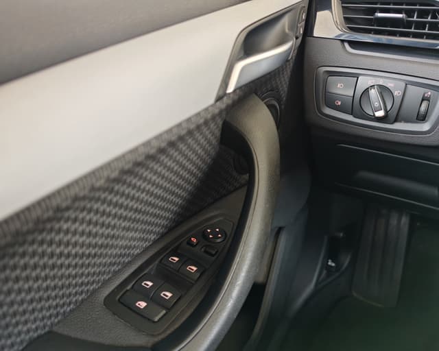 BMW X1 sDrive 18d Advantage A/T 21/28