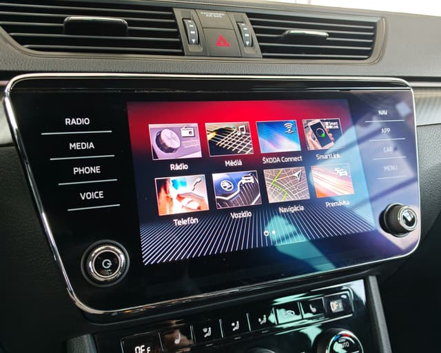 Škoda Superb Combi 2.0 TDI SCR Sportline 4×4 DSG 16/32
