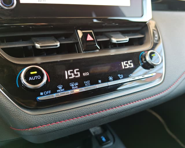 Toyota Corolla Combi 2.0 Hybrid e-CVT Executive TS 16/23