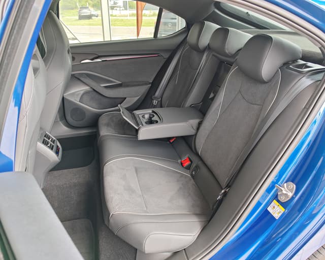 Škoda Superb Sportline 2.0 TDI 142KW 4×4 7/32