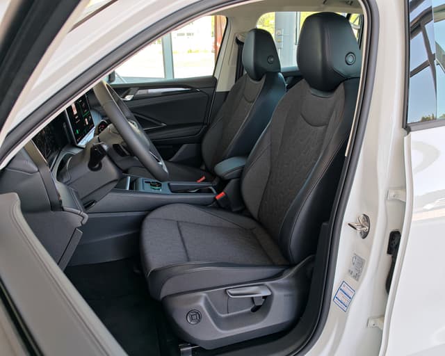 Volkswagen Tiguan 1.5 eTSI mHEV ACT Life DSG 10/32