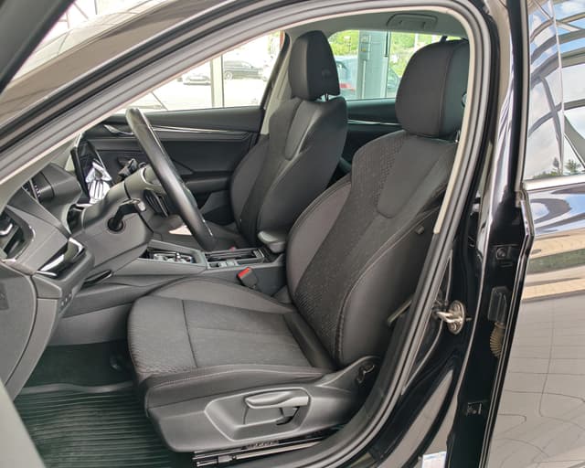 Škoda Octavia Combi 2.0 TDI SCR Style DSG 8/28