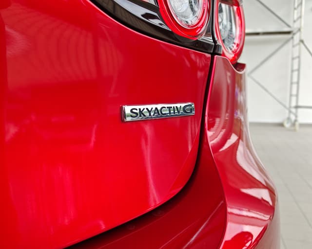 Mazda 3 2.0 Skyactiv G122 Plus A/T 33/36