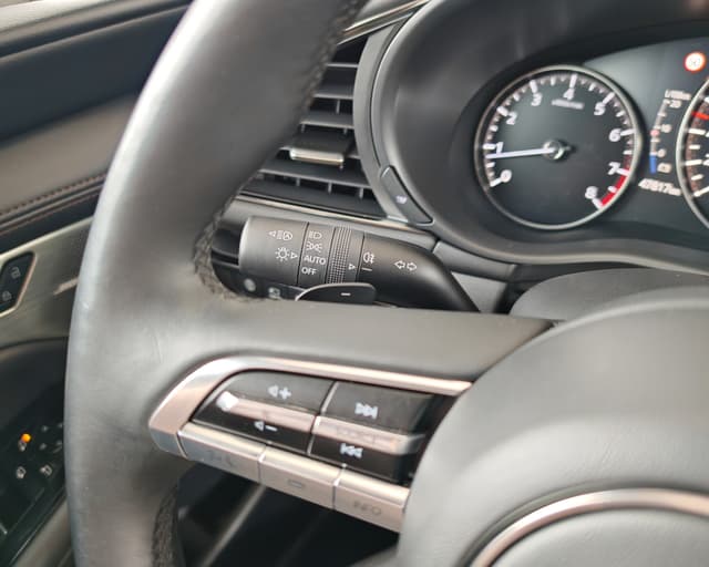 Mazda 3 2.0 Skyactiv G122 Plus A/T 12/36