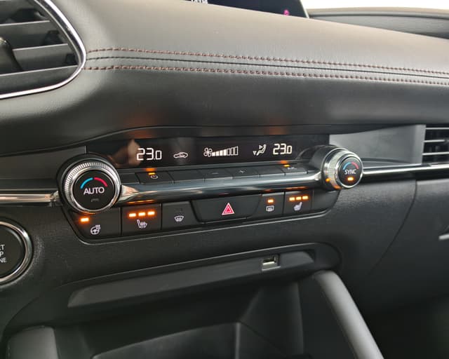 Mazda 3 2.0 Skyactiv G122 Plus A/T 24/36
