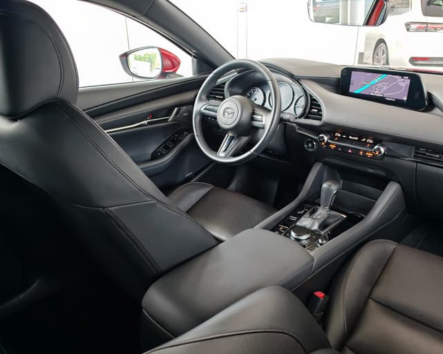 Mazda 3 2.0 Skyactiv G122 Plus A/T 9/36