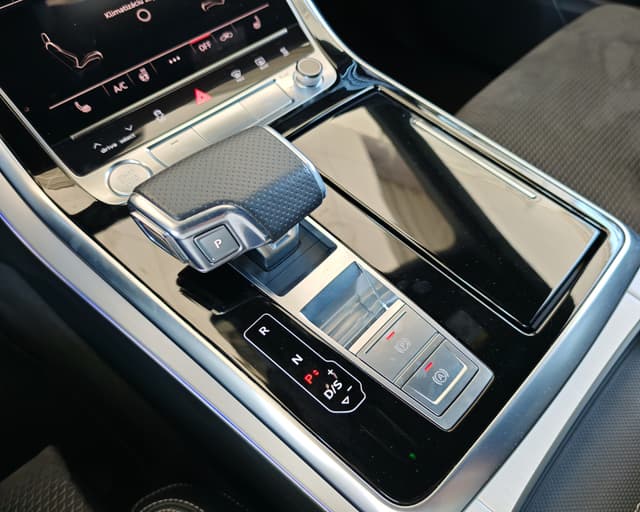 Audi Q8 50 3.0 TDI mHEV quattro tiptronic 25/43
