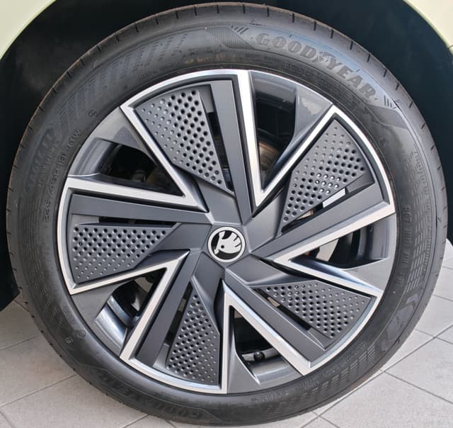 Škoda Superb Sportline 2.0 TDI 110KW 2025 38/38