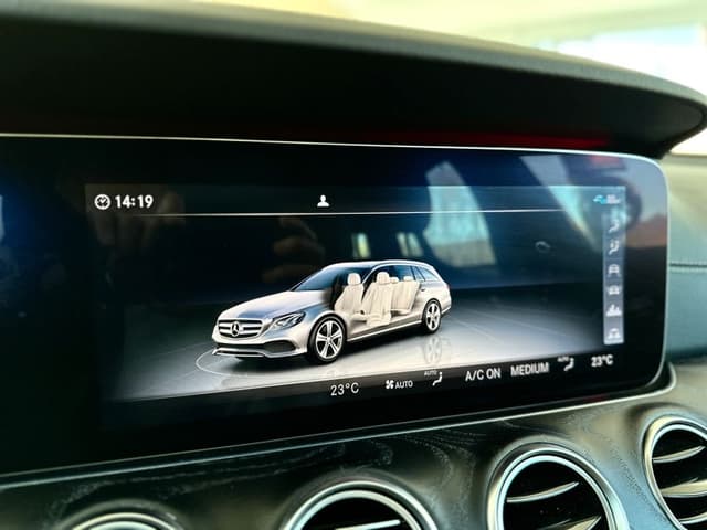 Mercedes Benz E400d T-Model Avantgarde 18/24