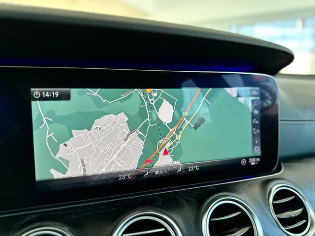 Mercedes Benz E400d T-Model Avantgarde 17/24