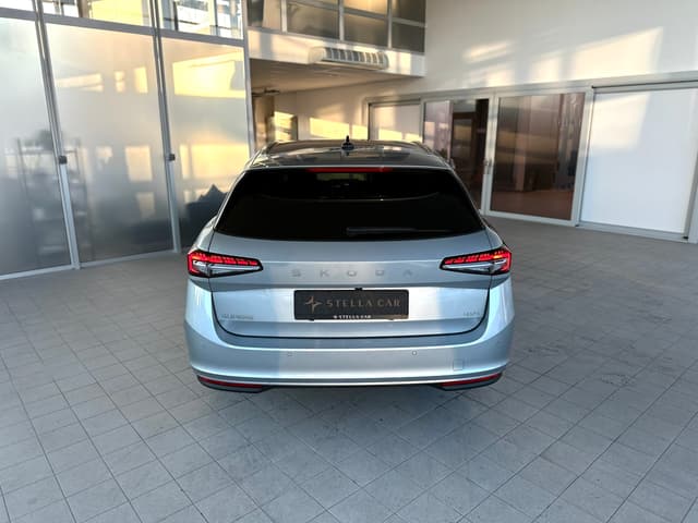 Škoda Superb Combi Laurint Klement 2.0 TDI 142KW 4×4 5/26